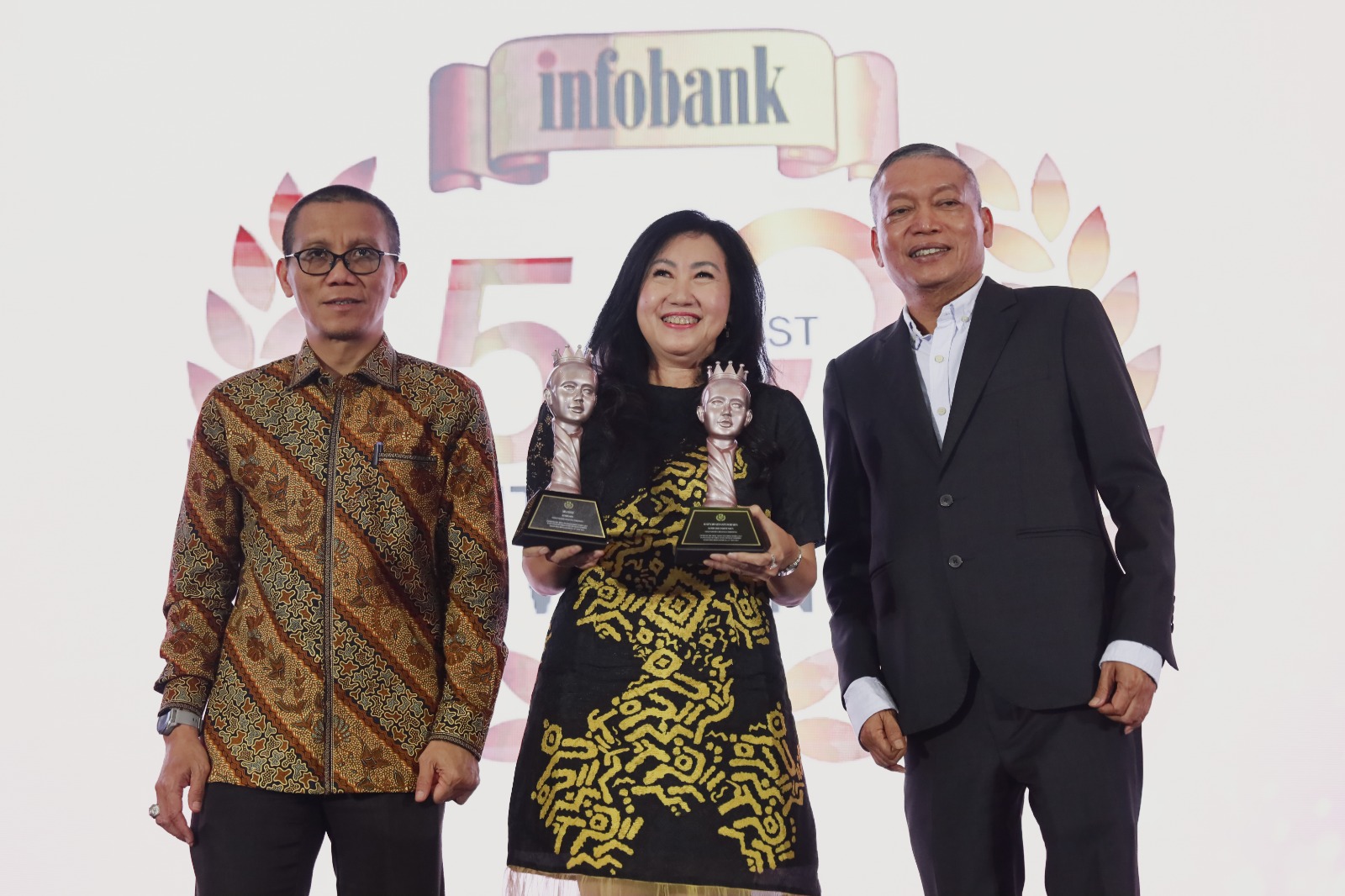 Dua Perempuan Hebat Reliance Raih Penghargaan The Most Outstanding Women 2025